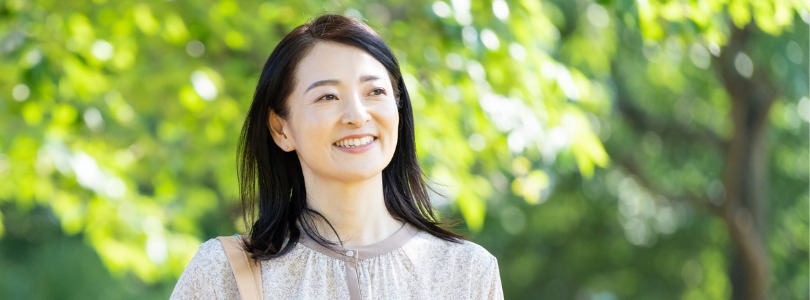 老け顔の代表格！上まぶたのくぼみは眼瞼下垂が原因！？