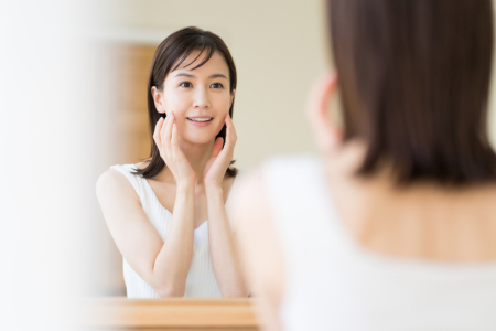 肌のハリと弾力を生み出す再生成分を豊富に配合