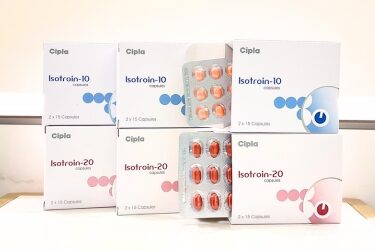 イソトレチノイン